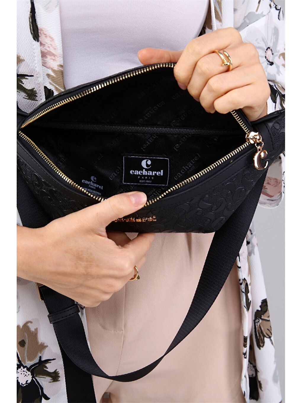 Siyah Desenli Kadın Bel Çantası-1