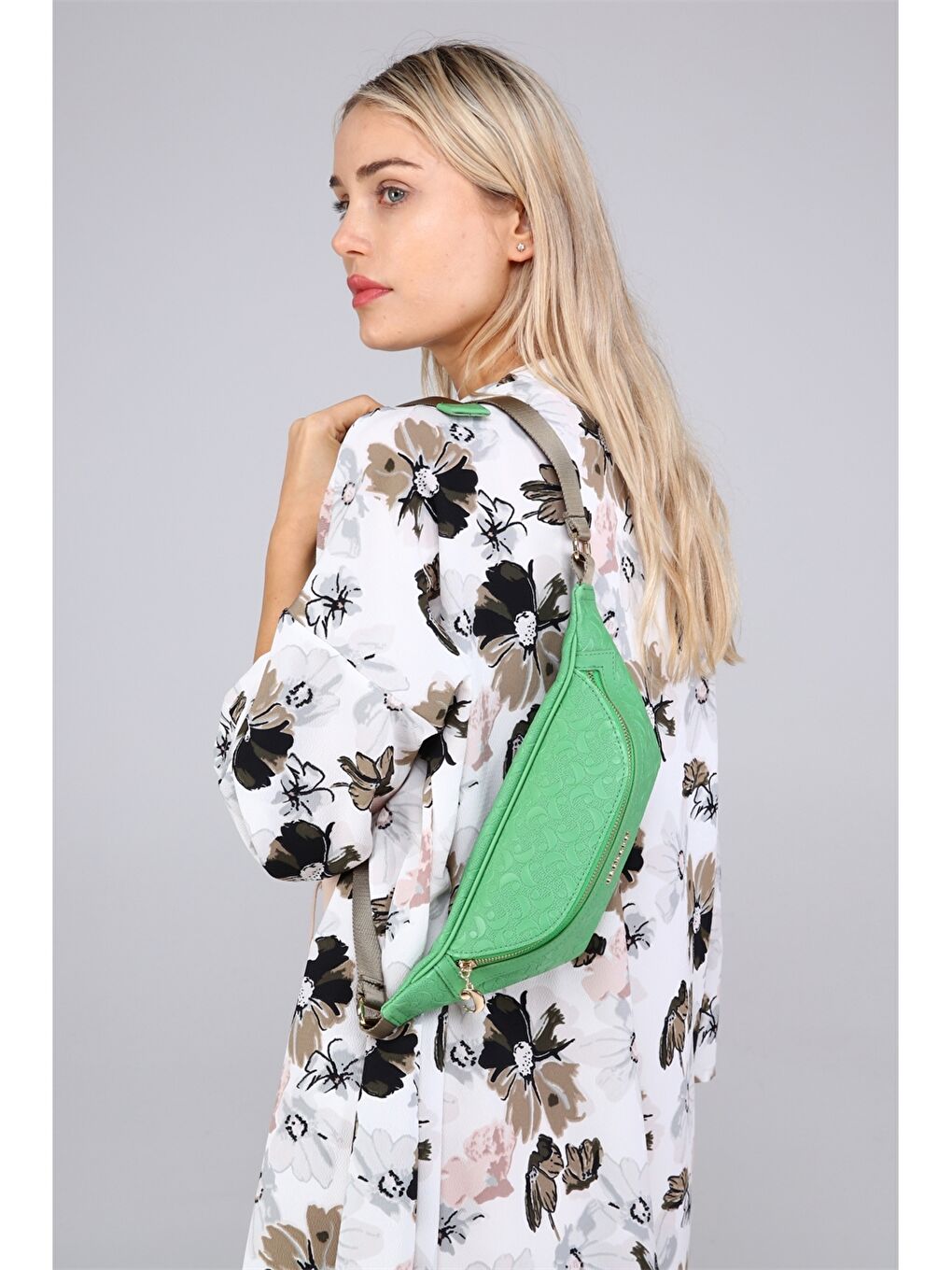 Yeşil Desenli Kadın Bel Çantası-1