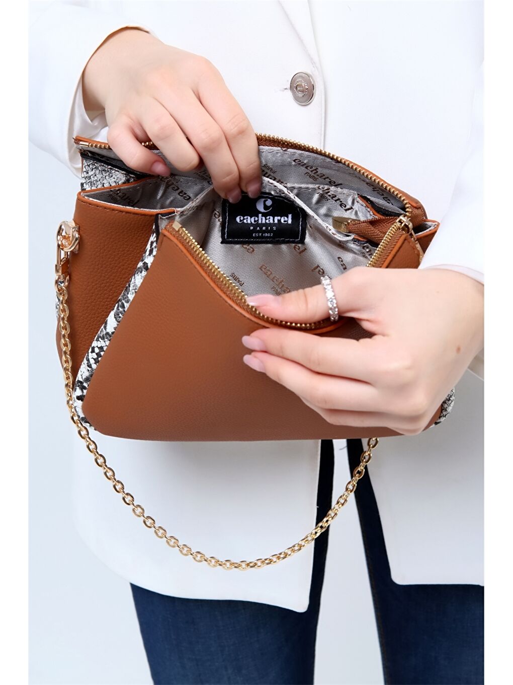 Kahverengi Yılan Derisi Detaylı Kadın Çapraz Çanta-9