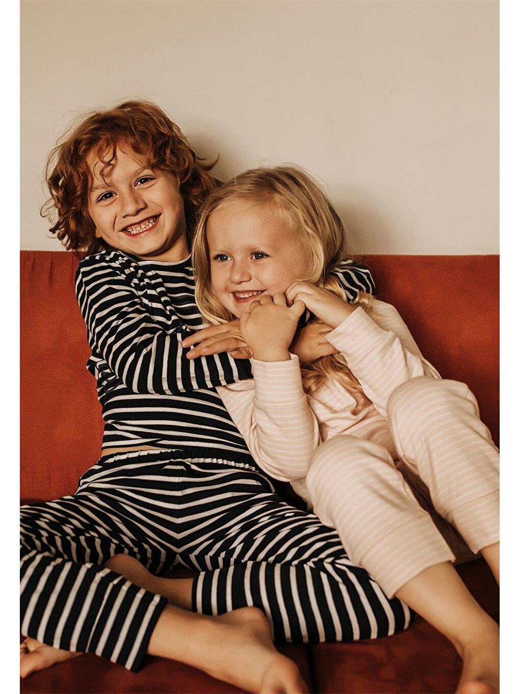 Siyah Bisiklet Yaka Baskılı Uzun Kollu Erkek Çocuk Pijama Takımı-1