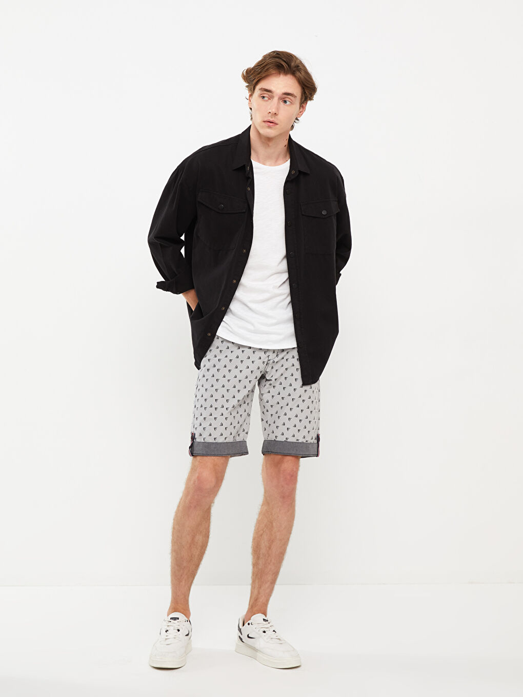 Siyah Standart Kalıp Erkek Bermuda Şort