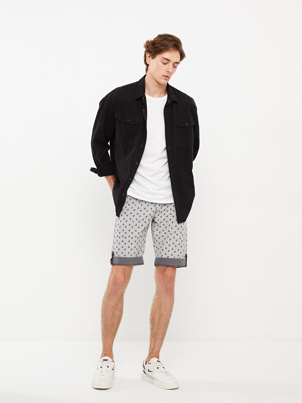 Siyah Standart Kalıp Erkek Bermuda Şort-1