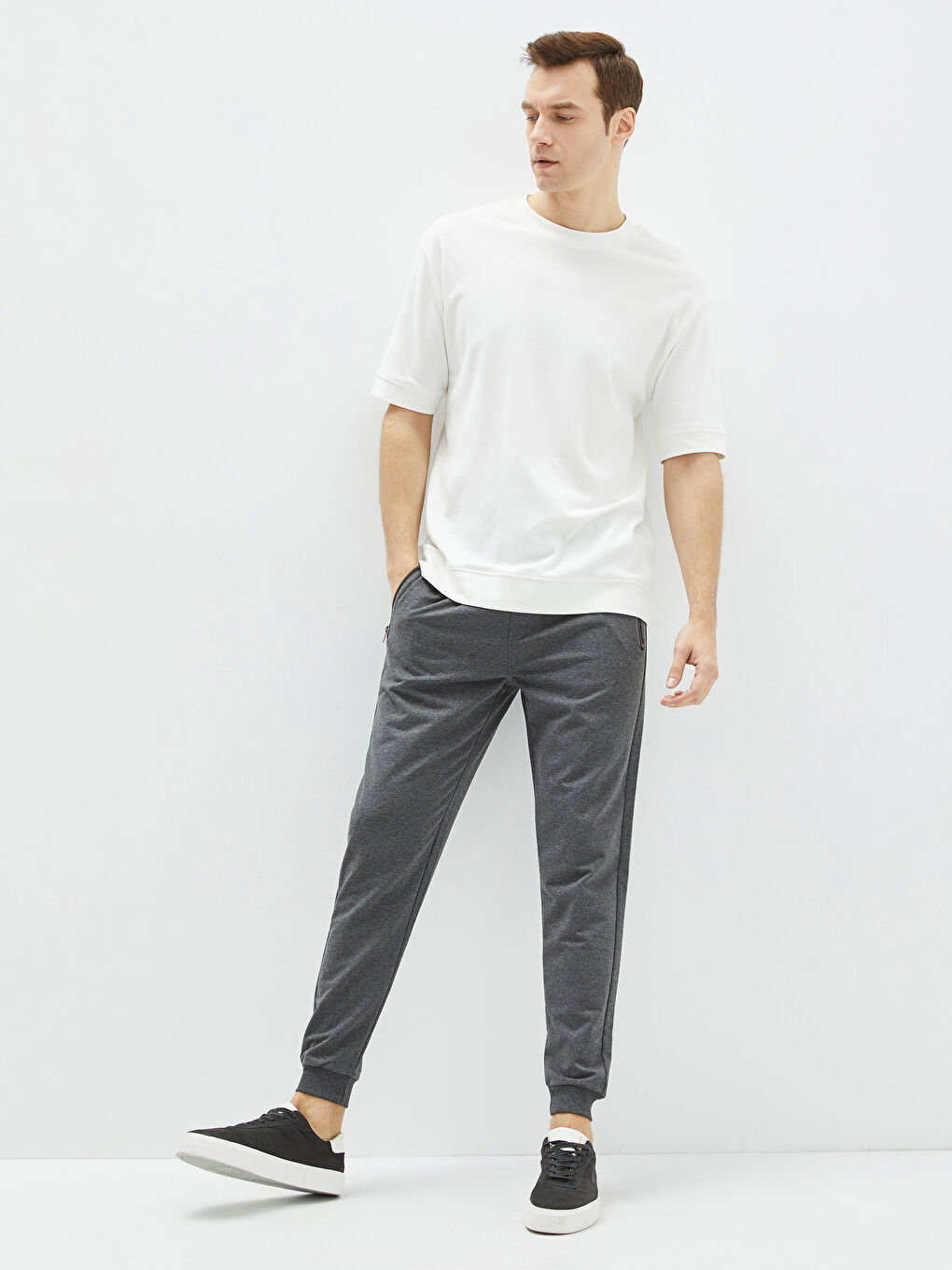 Pantalon de Survêtement Jogger Coupe Standard Pour Hommes-1