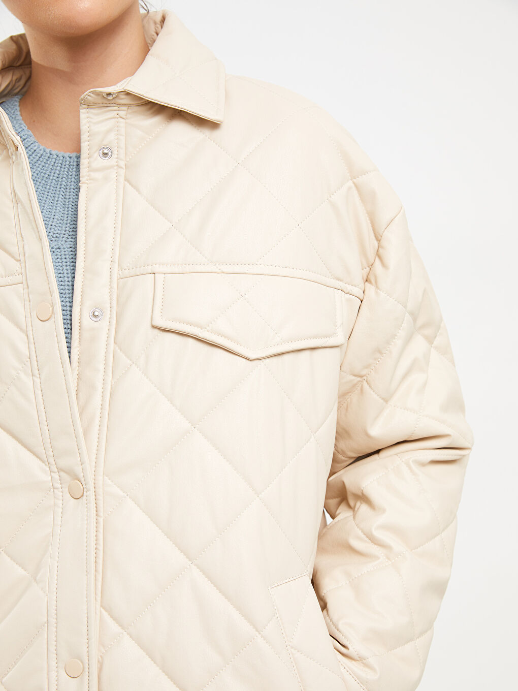 Ekru Gömlek Yaka Kapitone Uzun Kollu Kadın Deri Görünümlü Mont-3