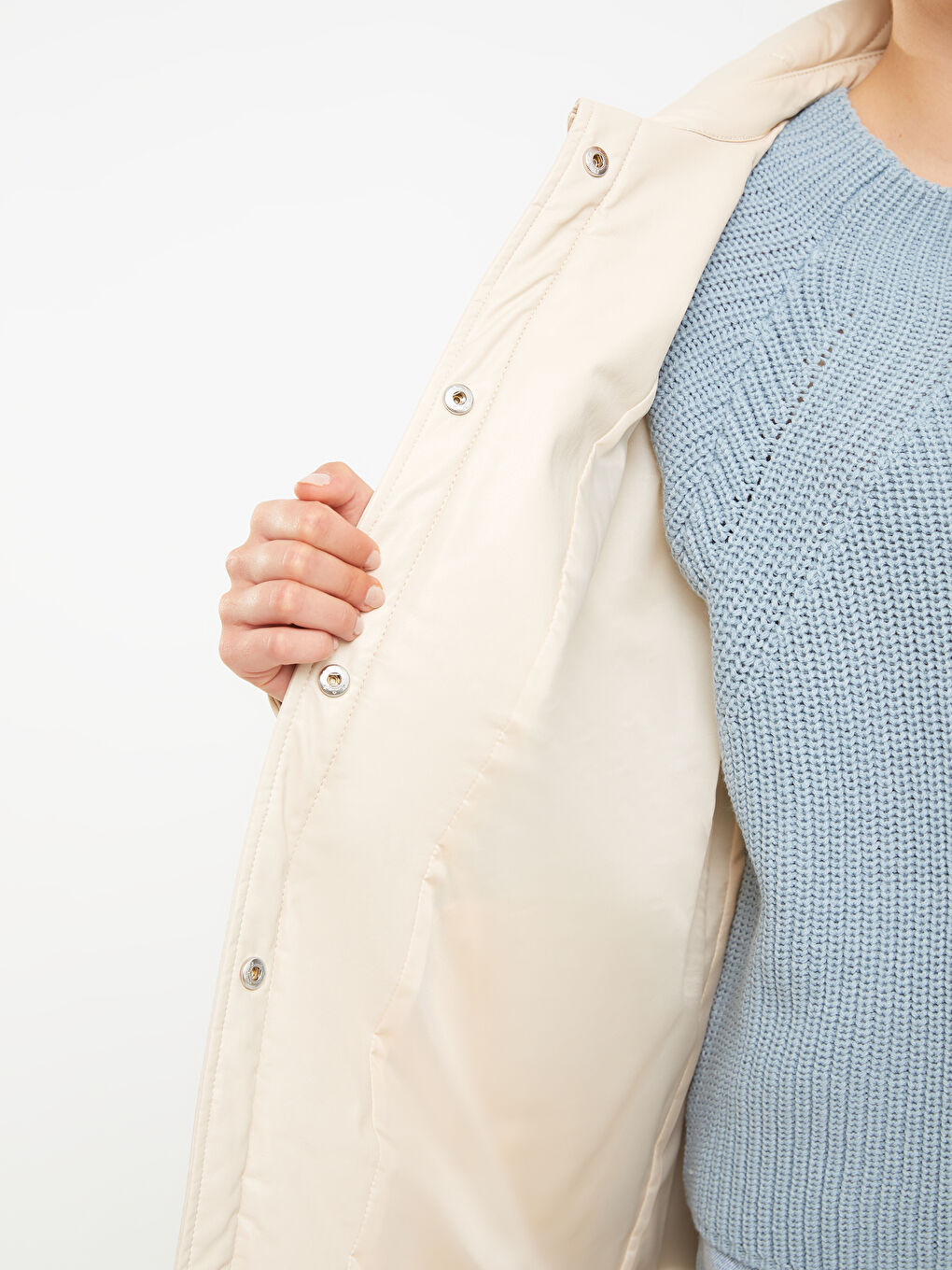 Ekru Gömlek Yaka Kapitone Uzun Kollu Kadın Deri Görünümlü Mont-4