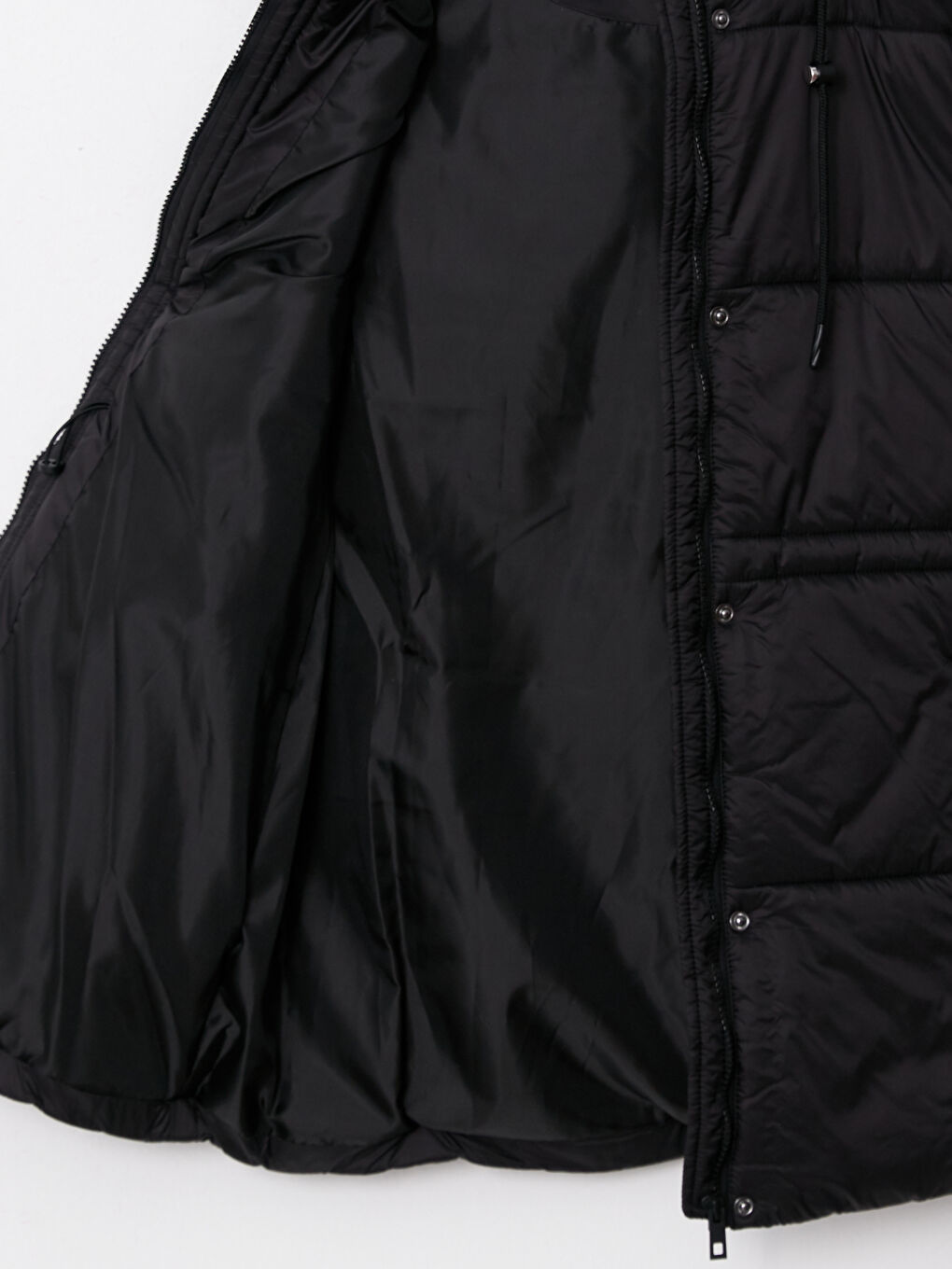 Женский однотонный дутый жилет с капюшоном-8