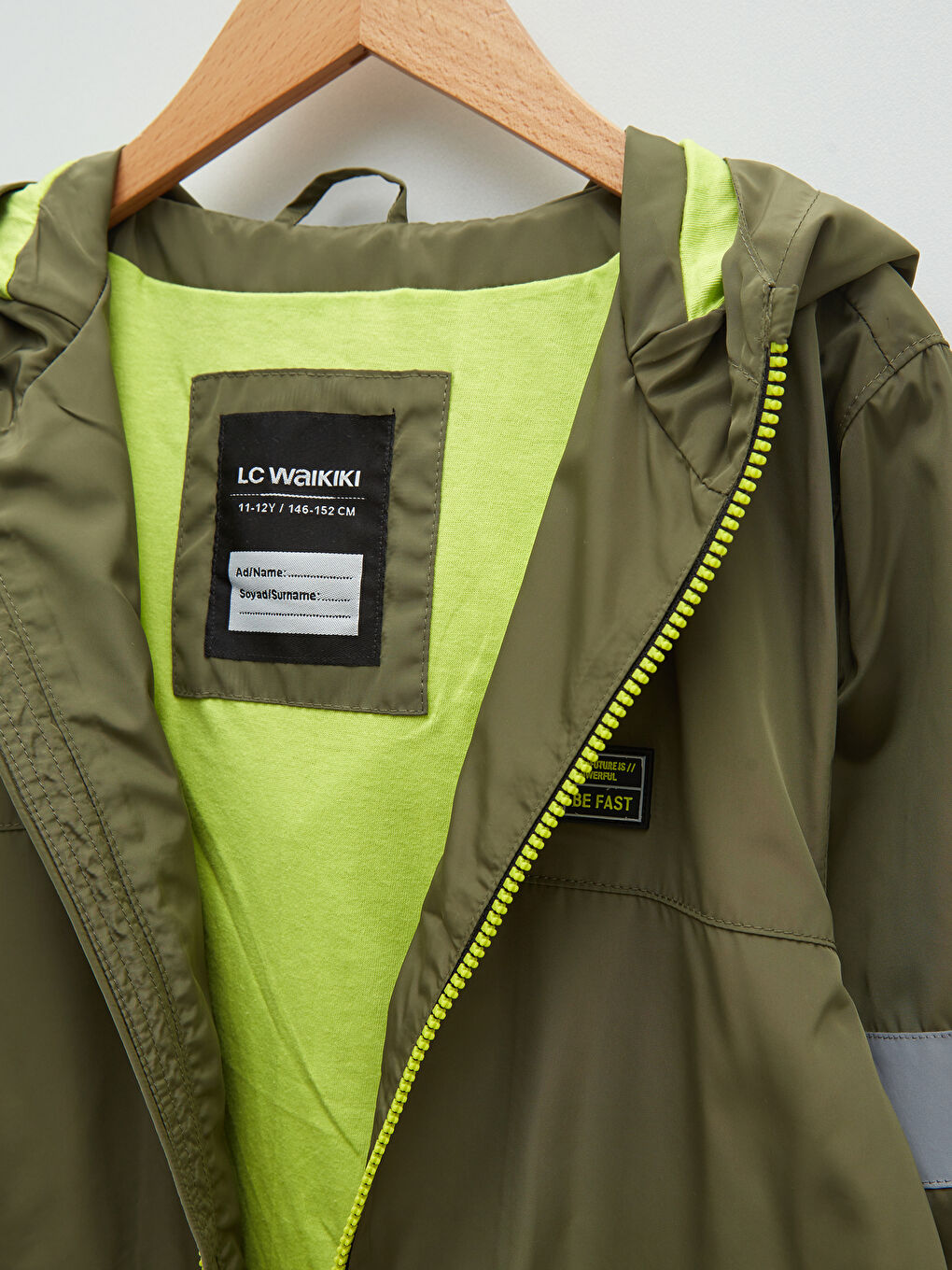 LCW Kids Hooded Boys' Raincoat with Reflector Detail -W20029Z4-HBD