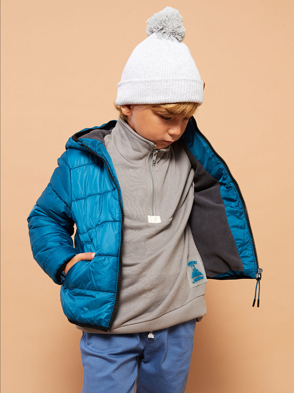 Базовый пуховик с капюшоном для мальчика-2