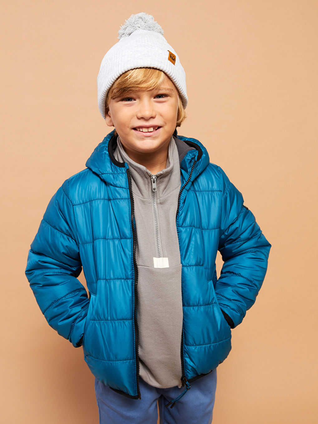 Базовый пуховик с капюшоном для мальчика-3