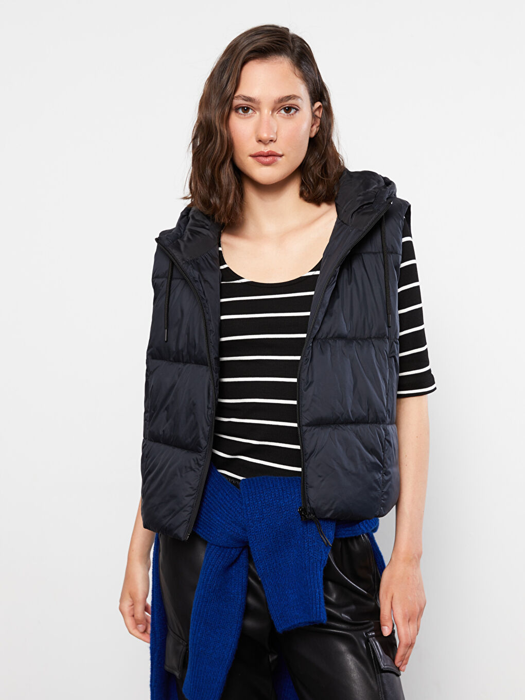 Žena CRNA Napuhani deblji prsluk-1