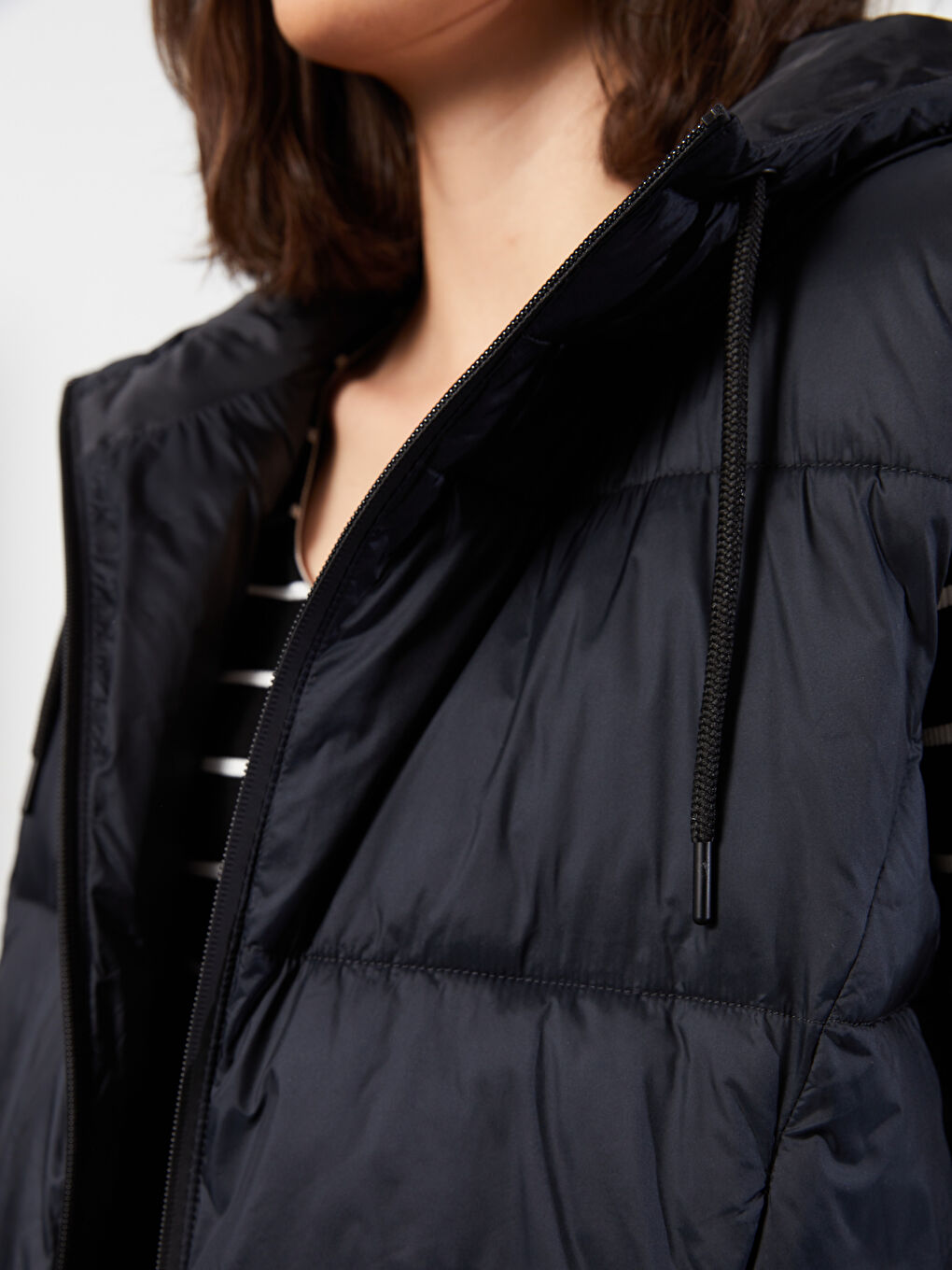 Žena CRNA Napuhani deblji prsluk-2