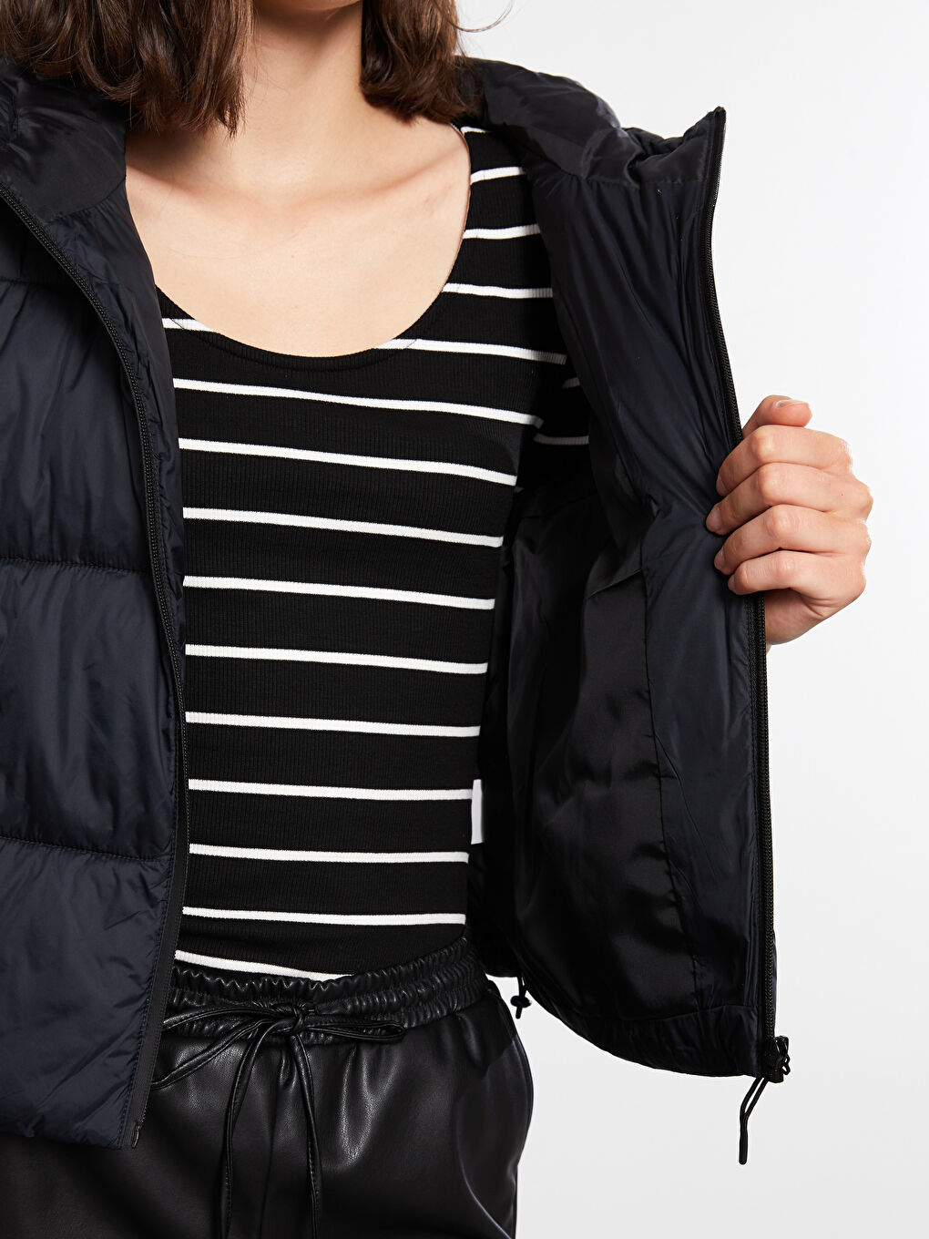 Žena CRNA Napuhani deblji prsluk-3