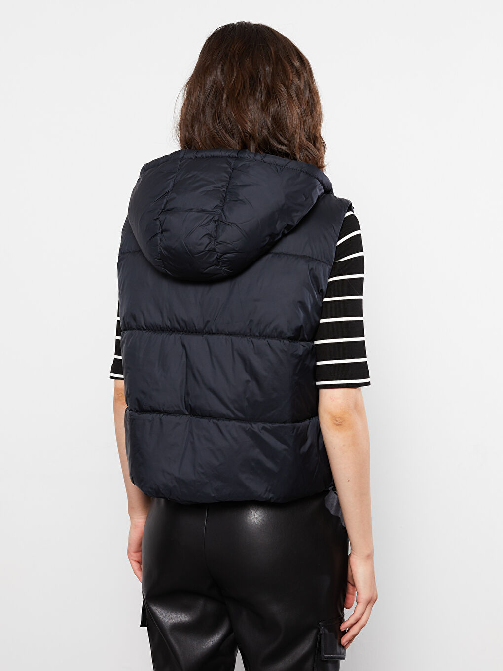 Žena CRNA Napuhani deblji prsluk-4