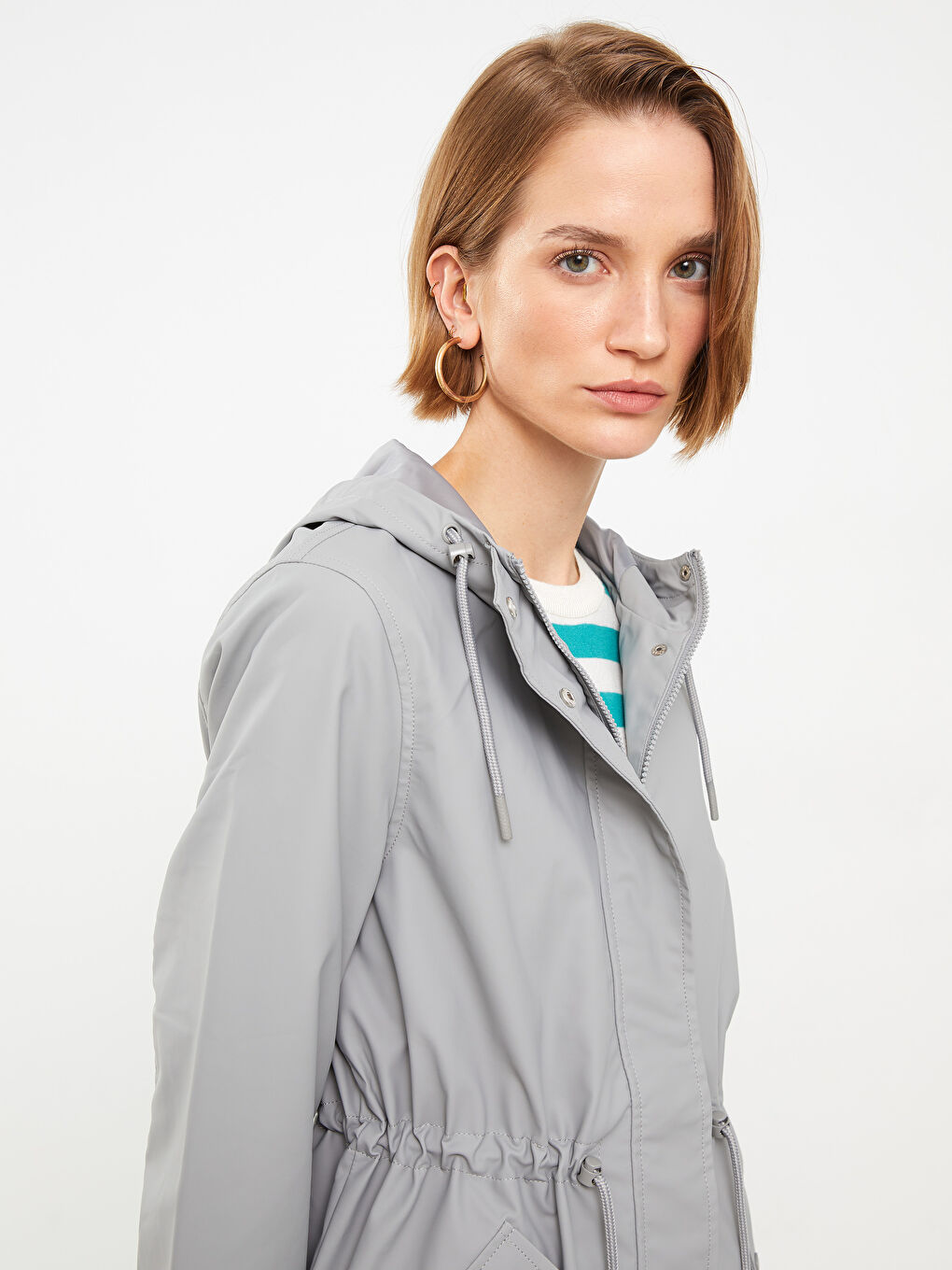 Gri Kadın Kapüşonlu Düz Yağmurluk-2