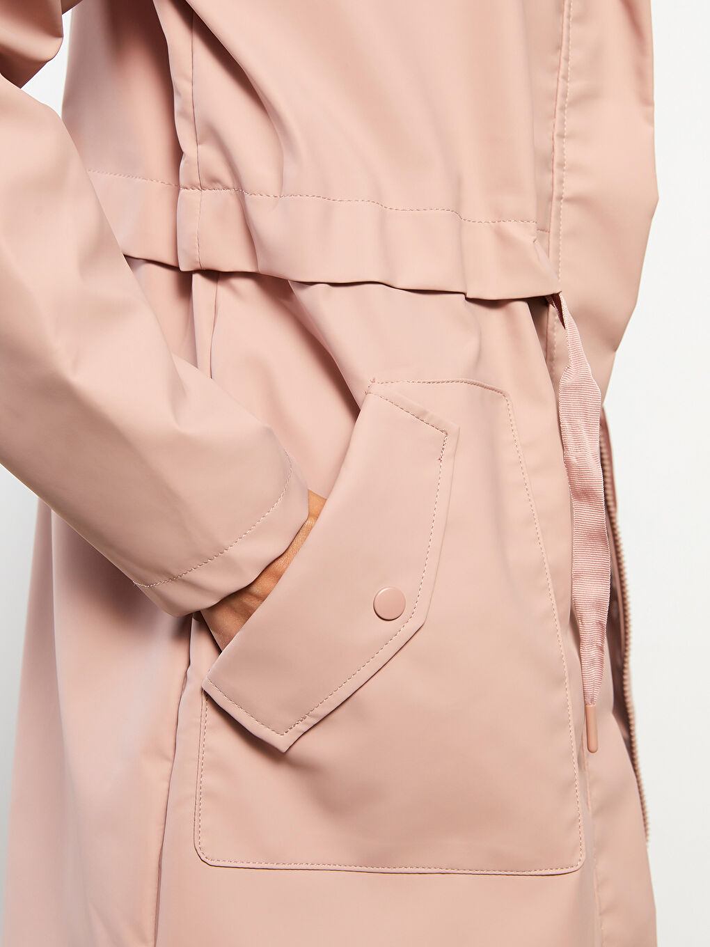 Женский однотонный дождевик с капюшоном-4