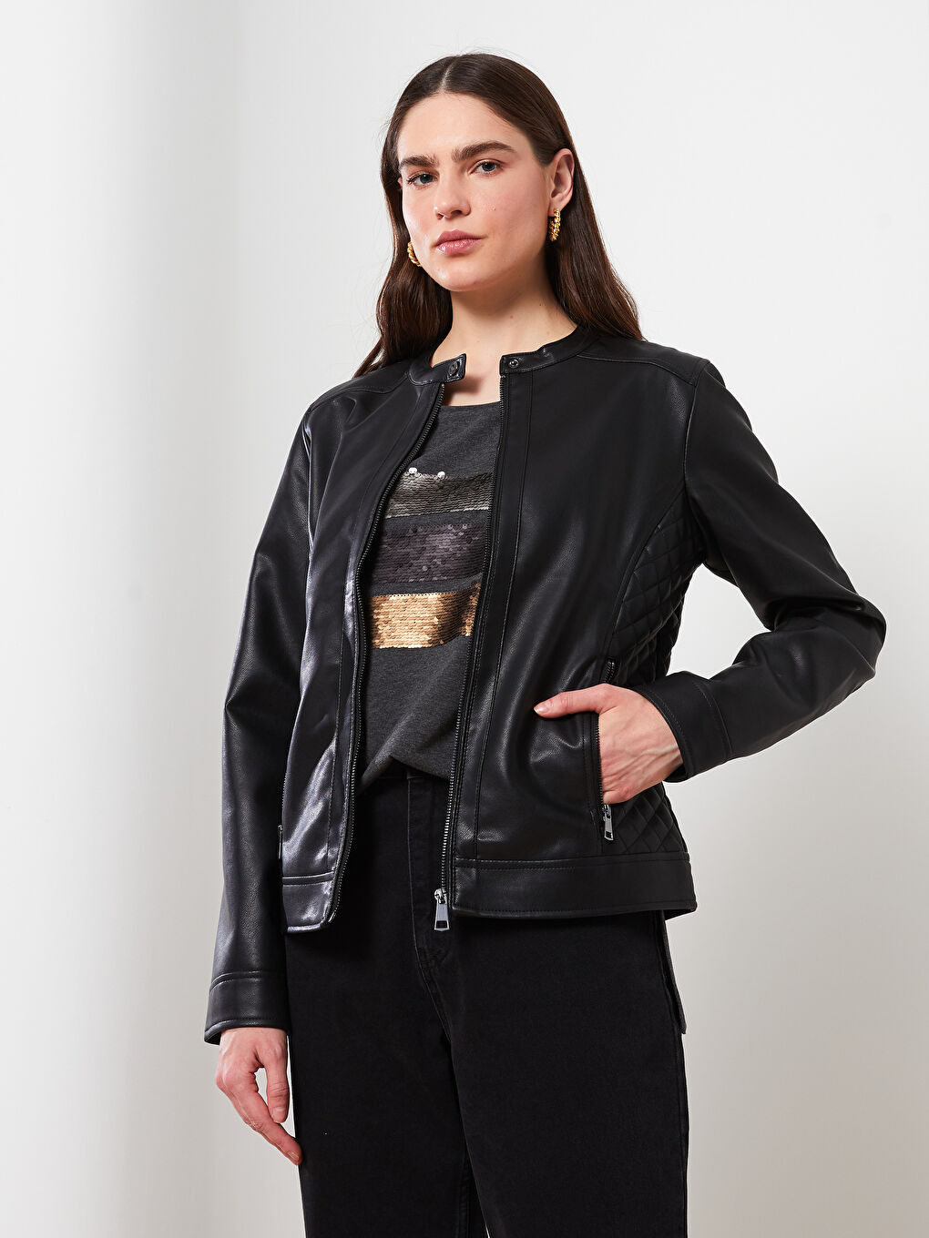 Siyah Bisiklet Yaka Düz Uzun Kollu Kadın Deri Görünümlü Mont-2