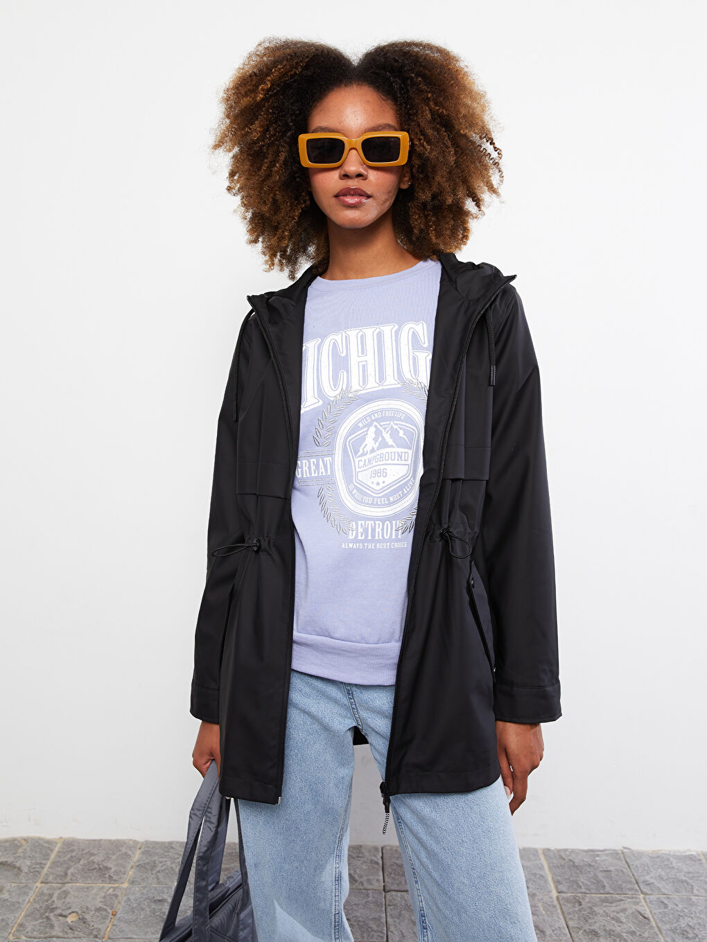 Әйелдерге арналған капюшонды өрнексіз жаңбырға арналған күрте-2