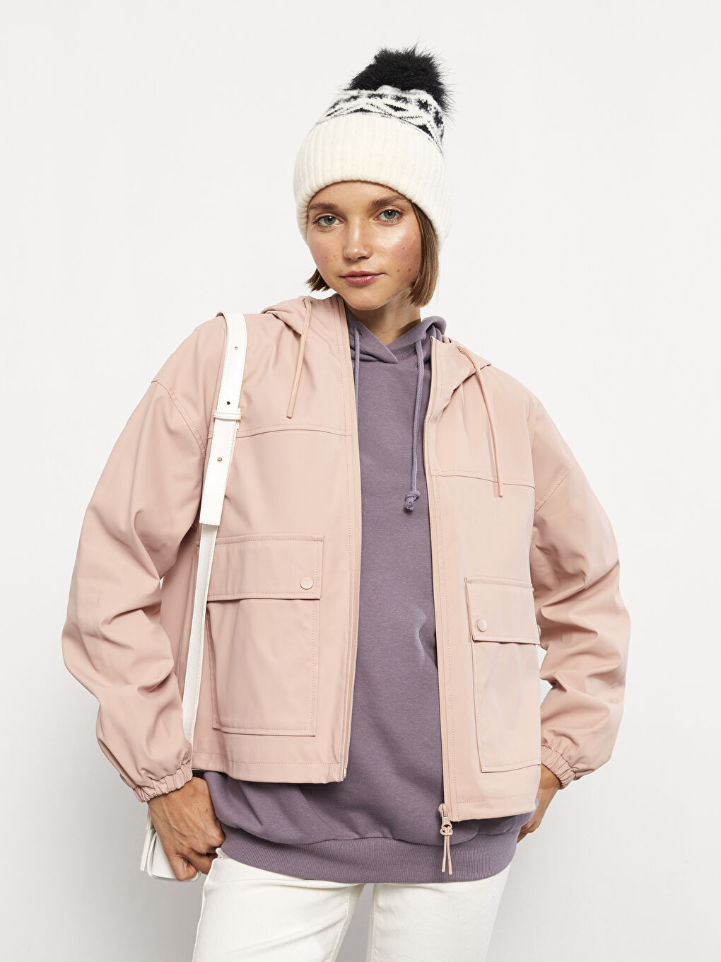 Женский однотонный дождевик с капюшоном