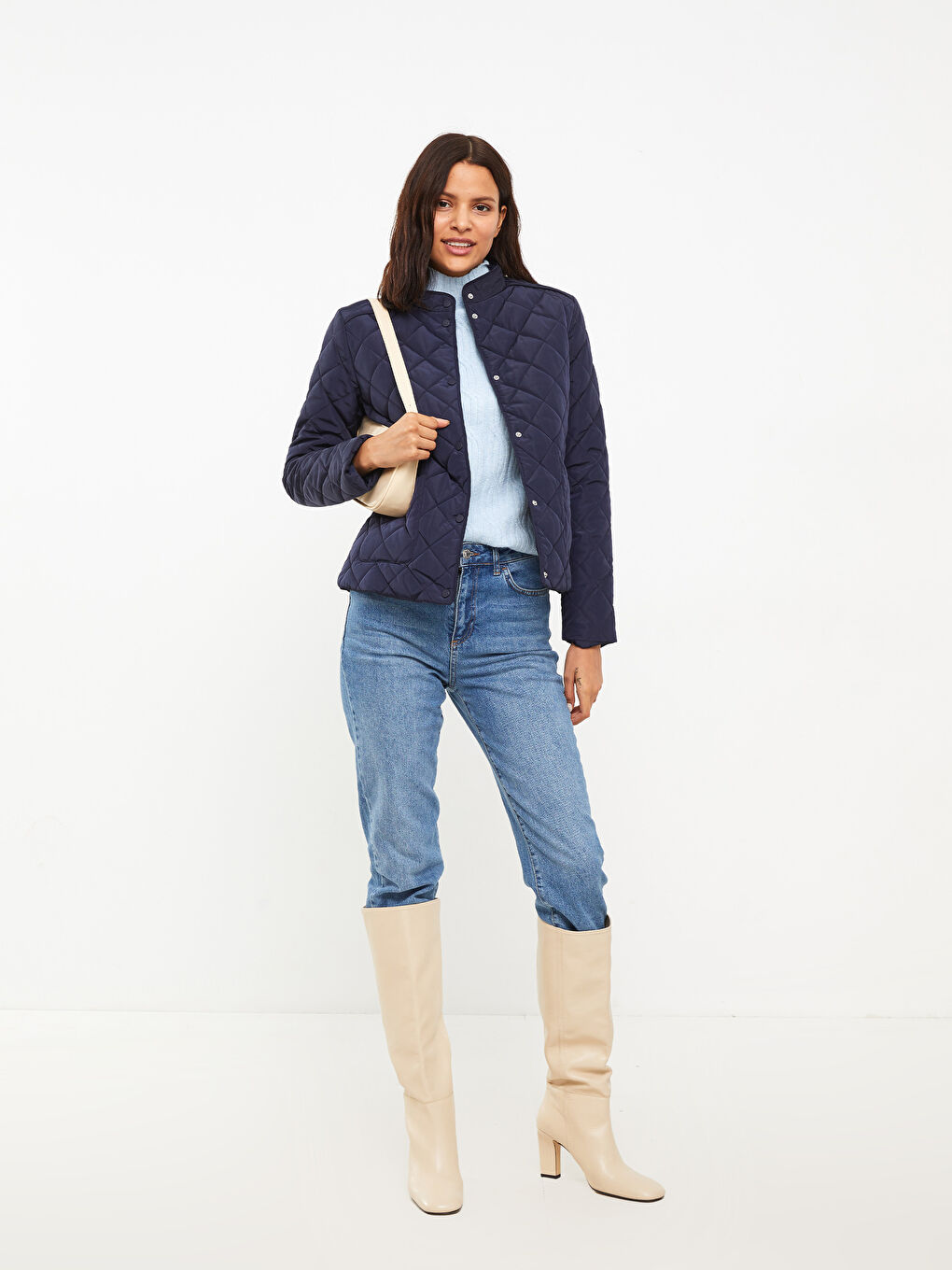 Lacivert Dik Yaka Kapitone Desenli Uzun Kollu Kadın Şişme Mont-1