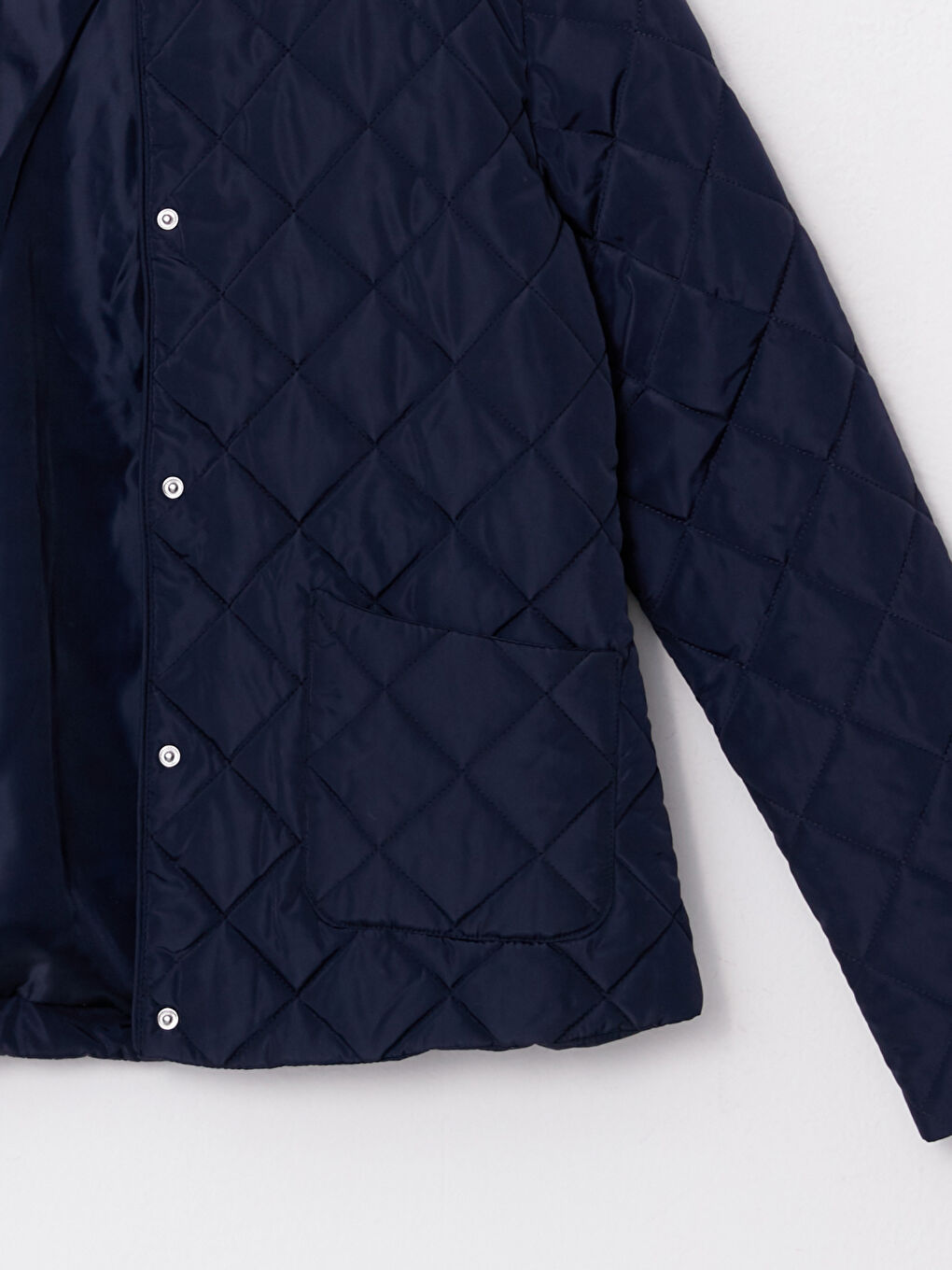 Lacivert Dik Yaka Kapitone Desenli Uzun Kollu Kadın Şişme Mont-7