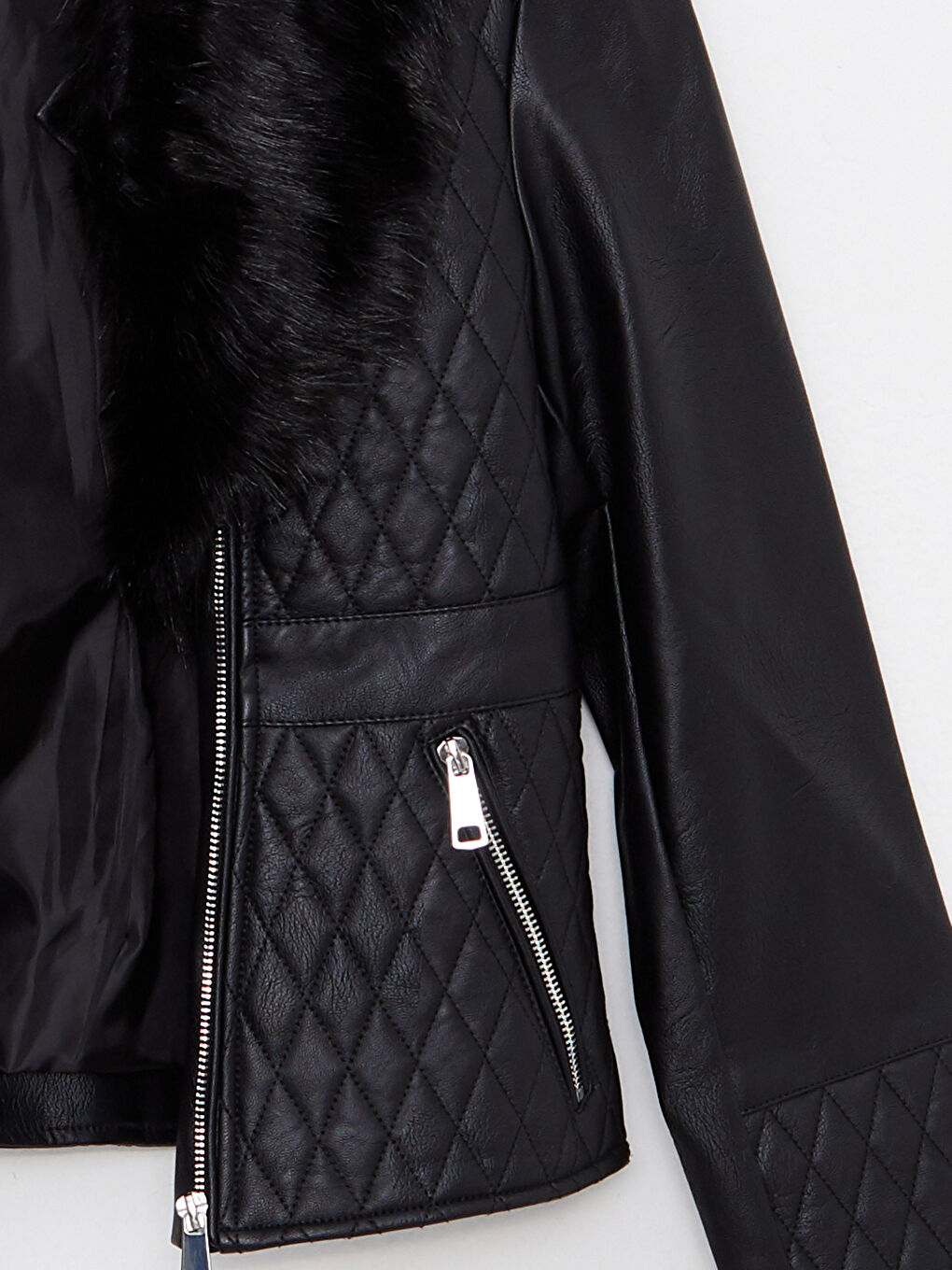 Siyah Ceket Yaka Kadın Deri Görünümlü Mont-9