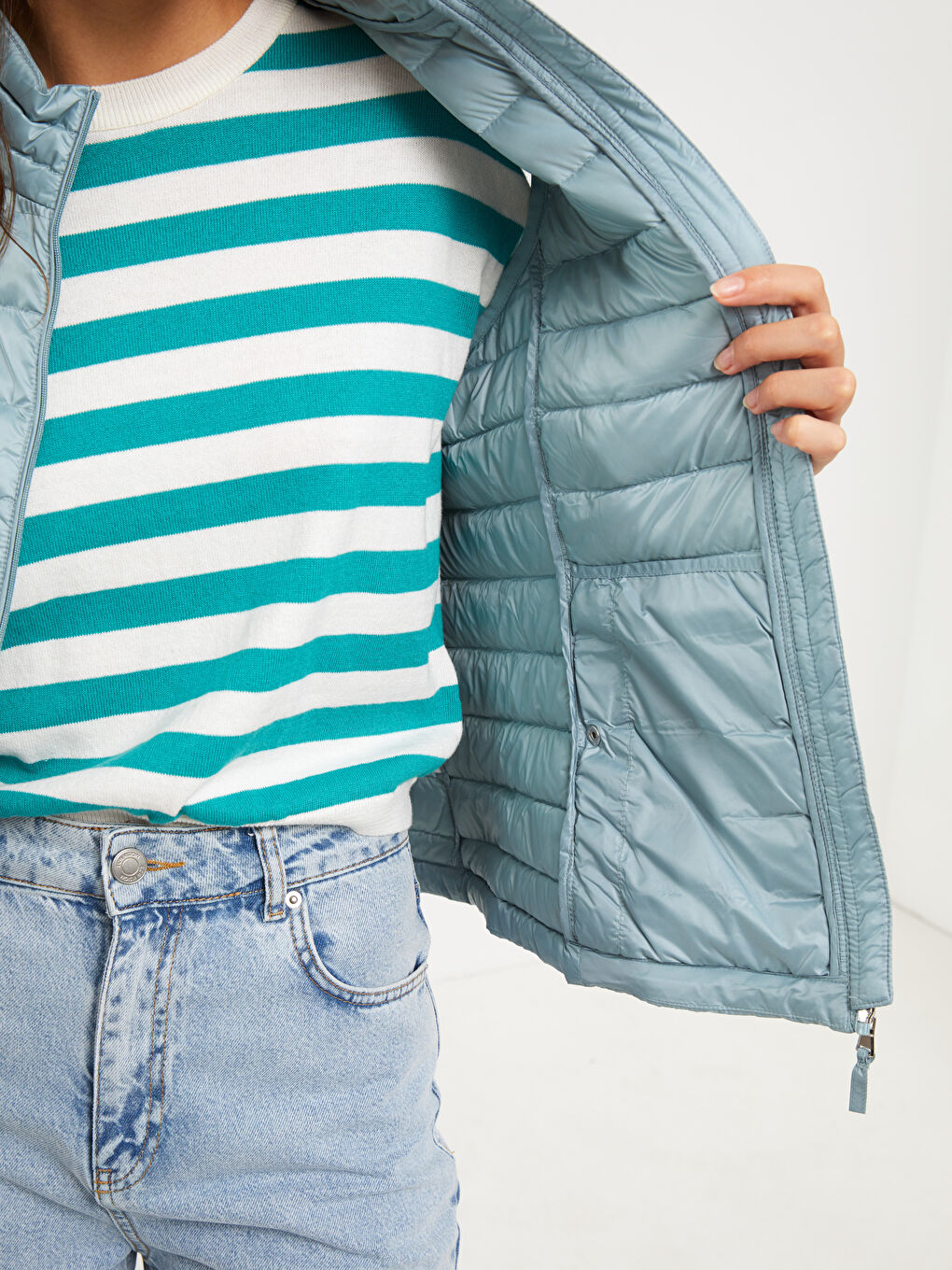 Women's Funnel Neck Plain Puffer Gilet-3