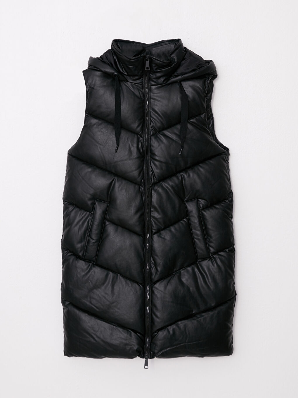 Siyah Kapüşonlu Düz Deri Görünümlü Kadın Şişme Yelek-6