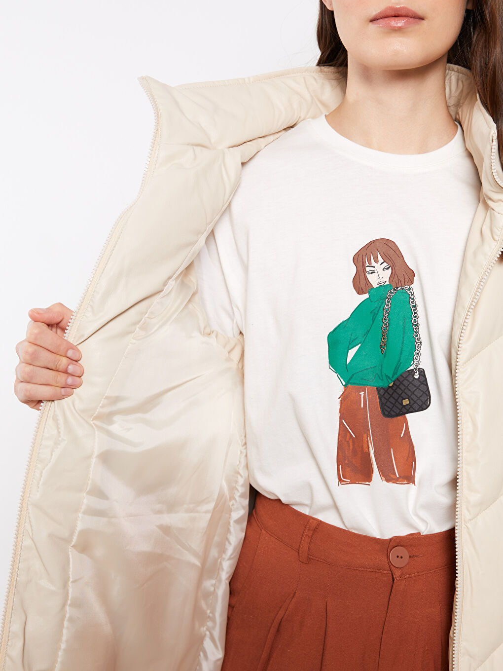 Bej Kapüşonlu Düz Deri Görünümlü Kadın Şişme Yelek-4