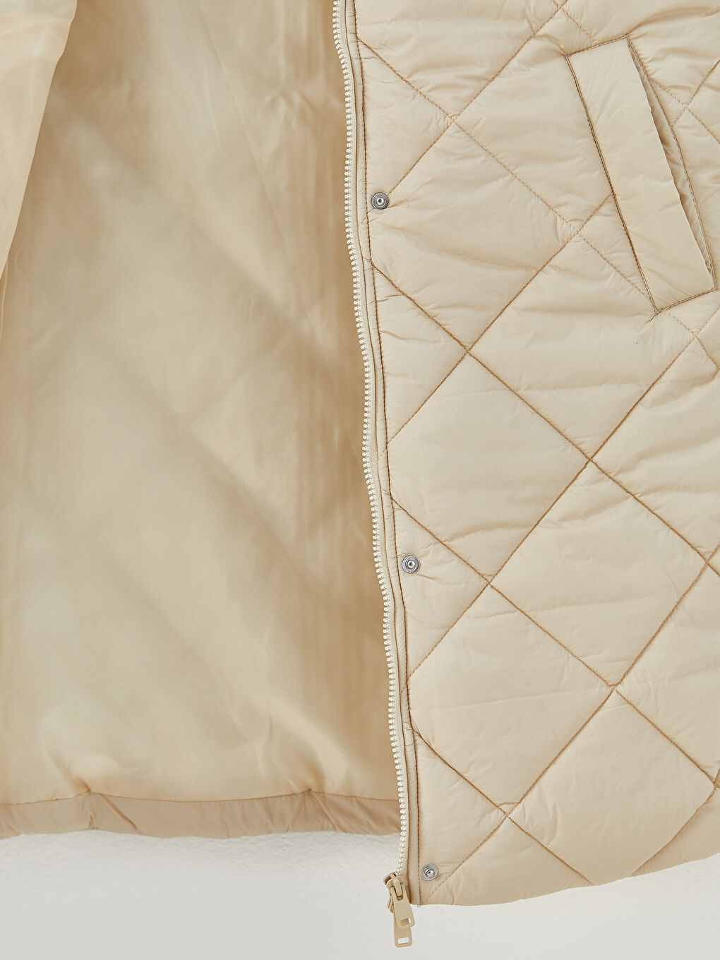 LCW Modest Funnel Neck Quilted Women's Puffer Gilet -W20105Z8-S36