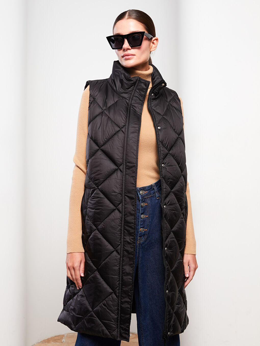 Funnel Neck Quilted Women's Puffer Gilet-1