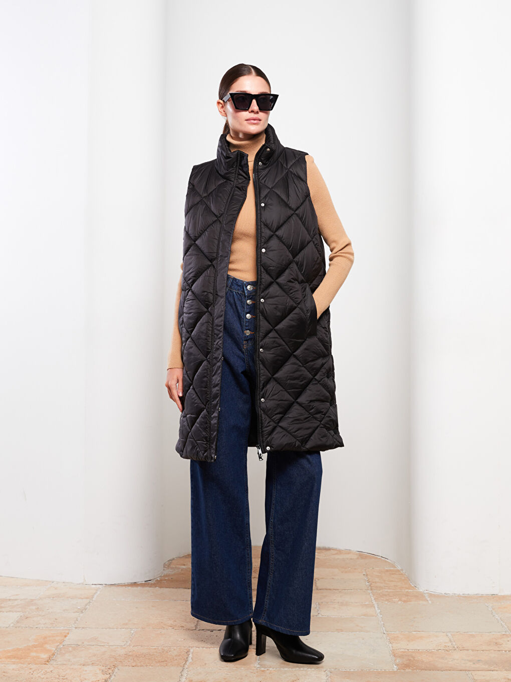 Funnel Neck Quilted Women's Puffer Gilet-2