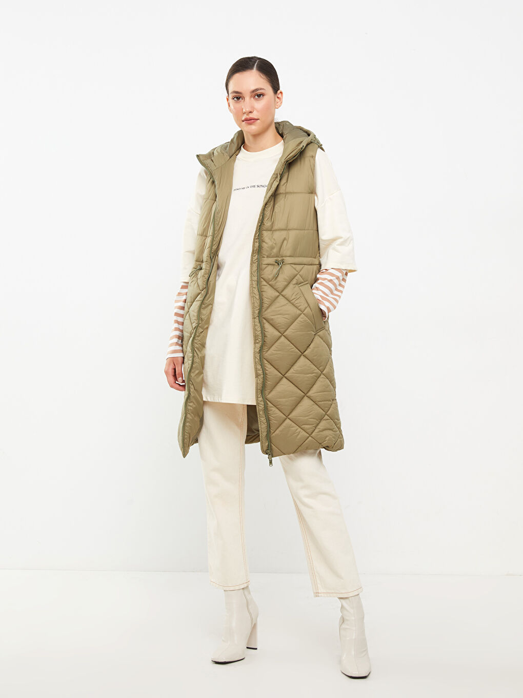 فيست منتفخ مبطّن بكابوش للسيدات