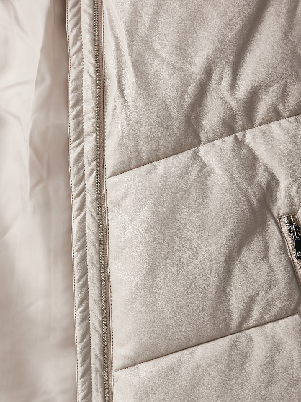 Ekru Kadın Kapüşonlu Düz Şişme Yelek-7