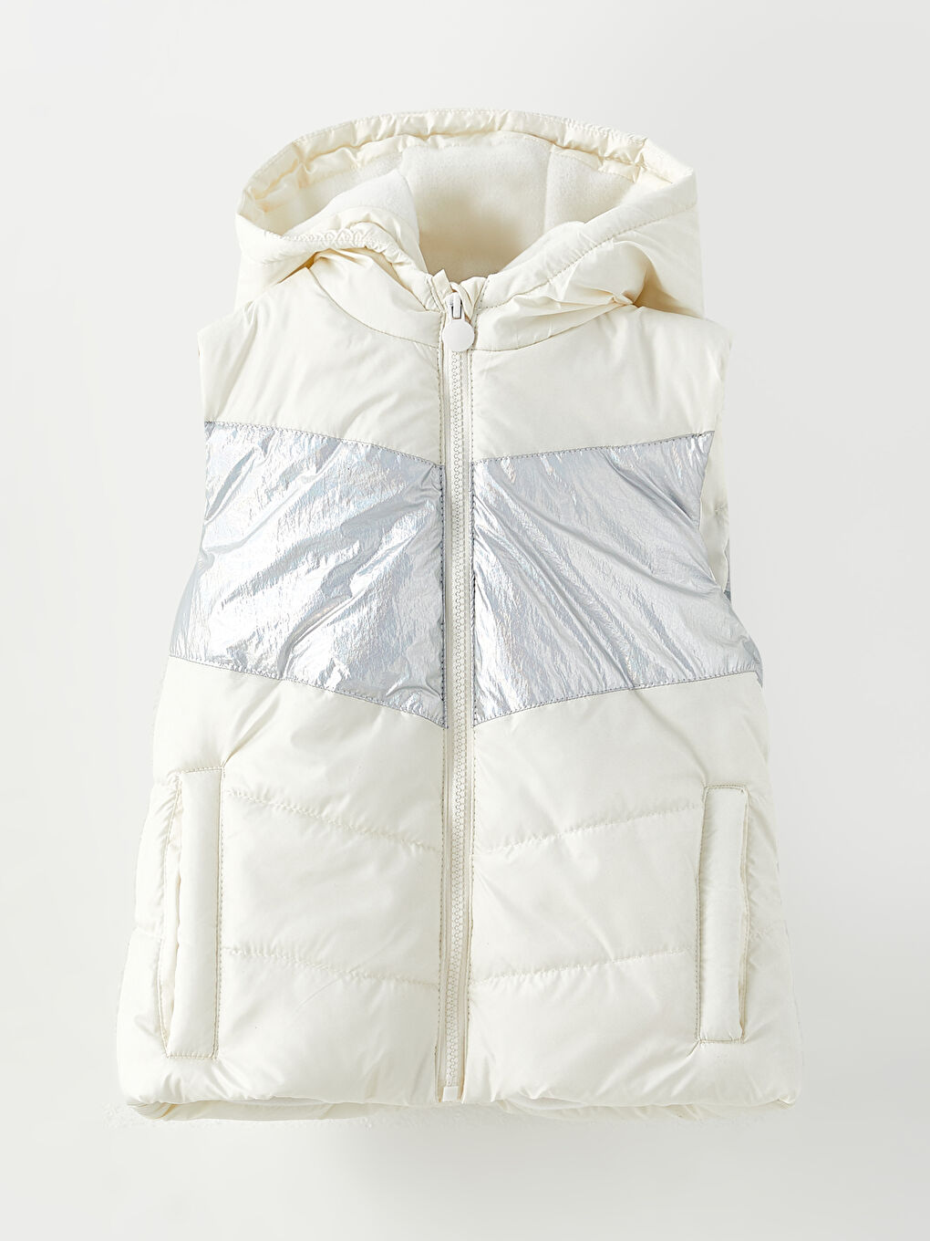 Дутый жилет для девочек с капюшоном и цветовым блоком-3