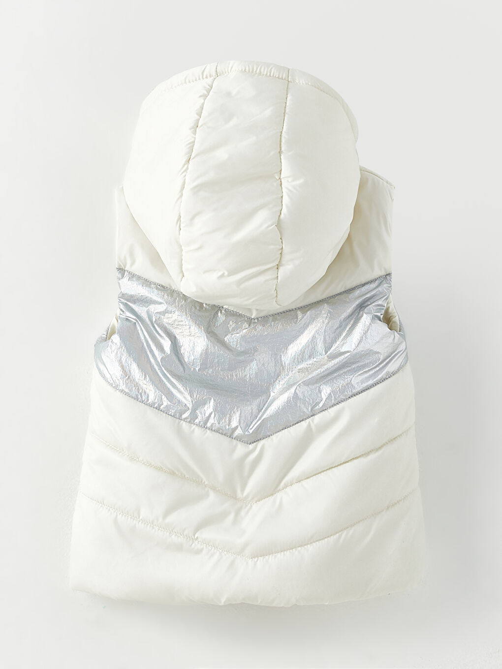 Дутый жилет для девочек с капюшоном и цветовым блоком-4