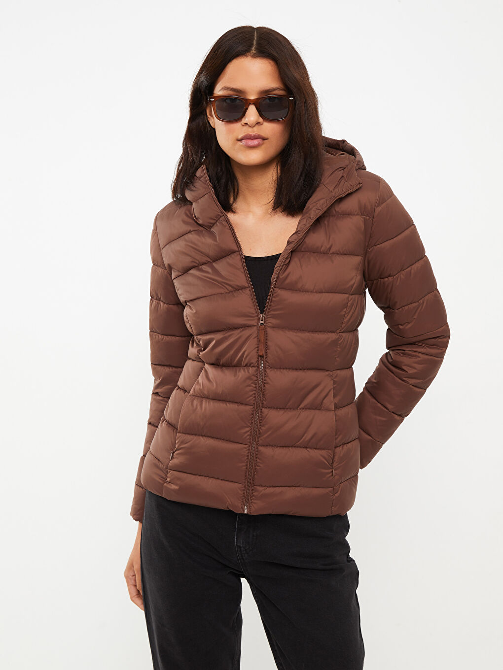 Kahverengi Kadın Kapüşonlu Düz Şişme Mont-1