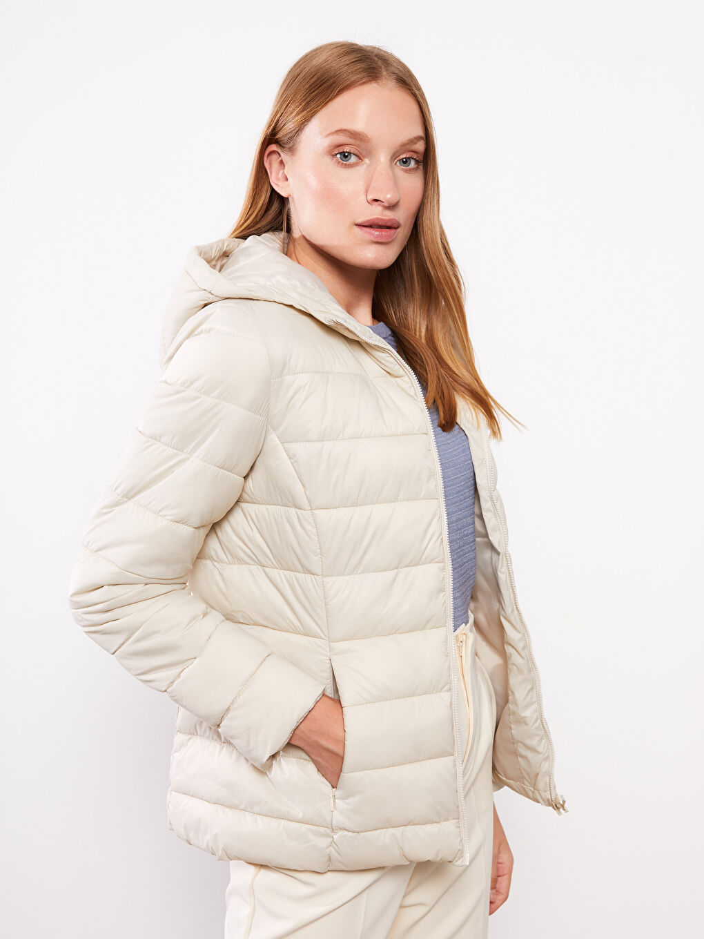 Bej Kadın Kapüşonlu Düz Şişme Mont