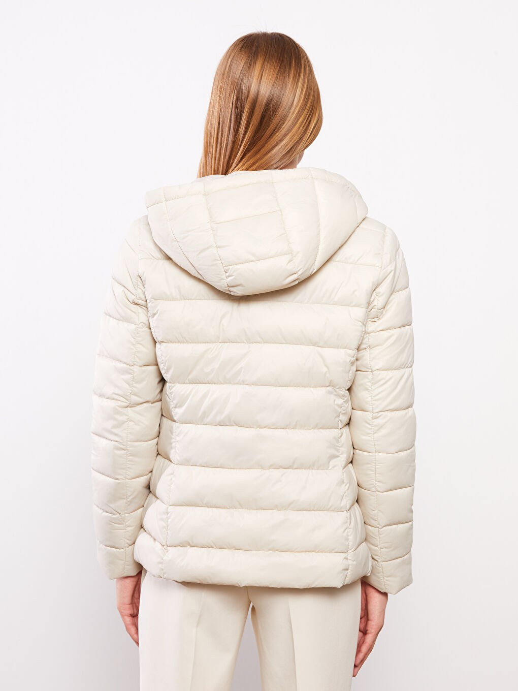 Bej Kadın Kapüşonlu Düz Şişme Mont-5