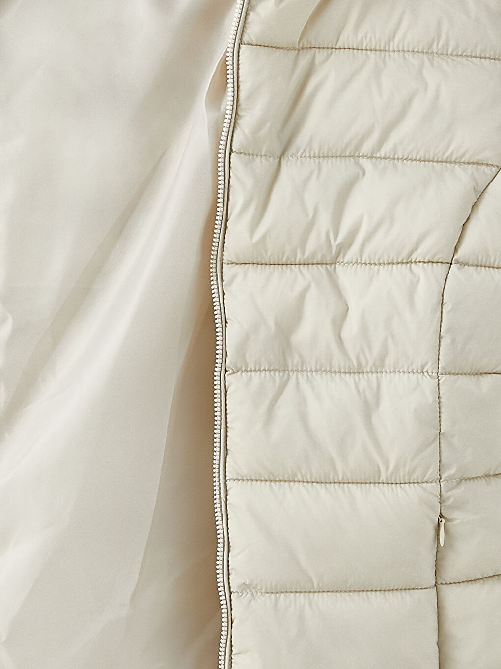 Bej Kadın Kapüşonlu Düz Şişme Mont-7