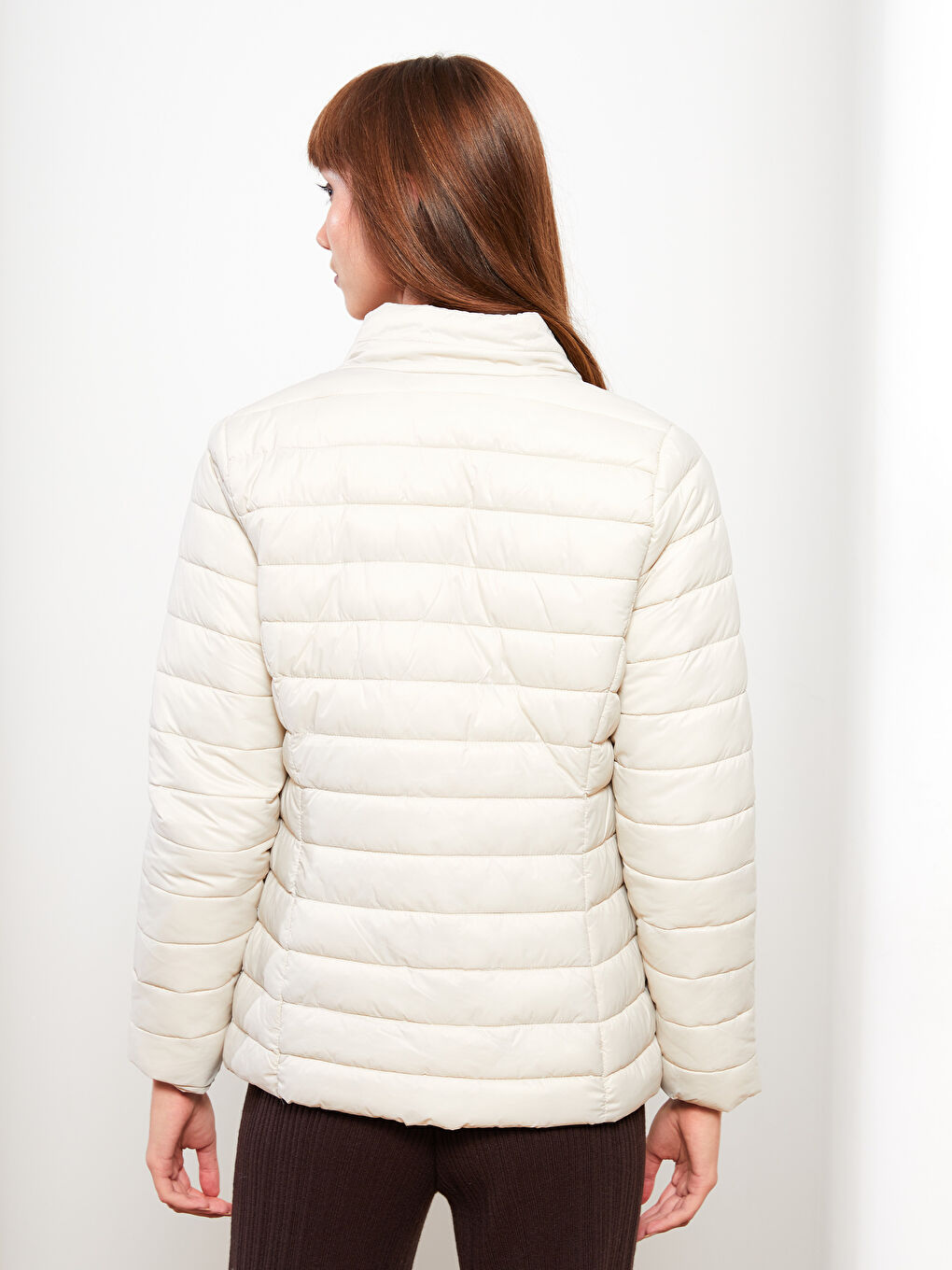 Bej Dik Yaka Düz Uzun Kollu Kadın Şişme Mont-5