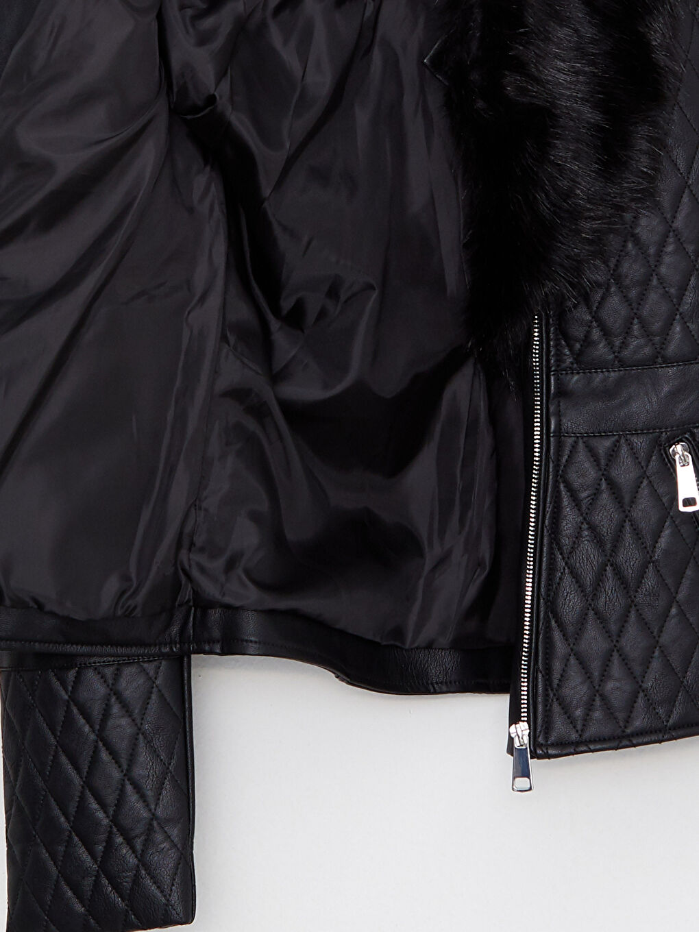 Женская куртка из искусственной кожи с байкерским воротником и однотонным дизайном-9