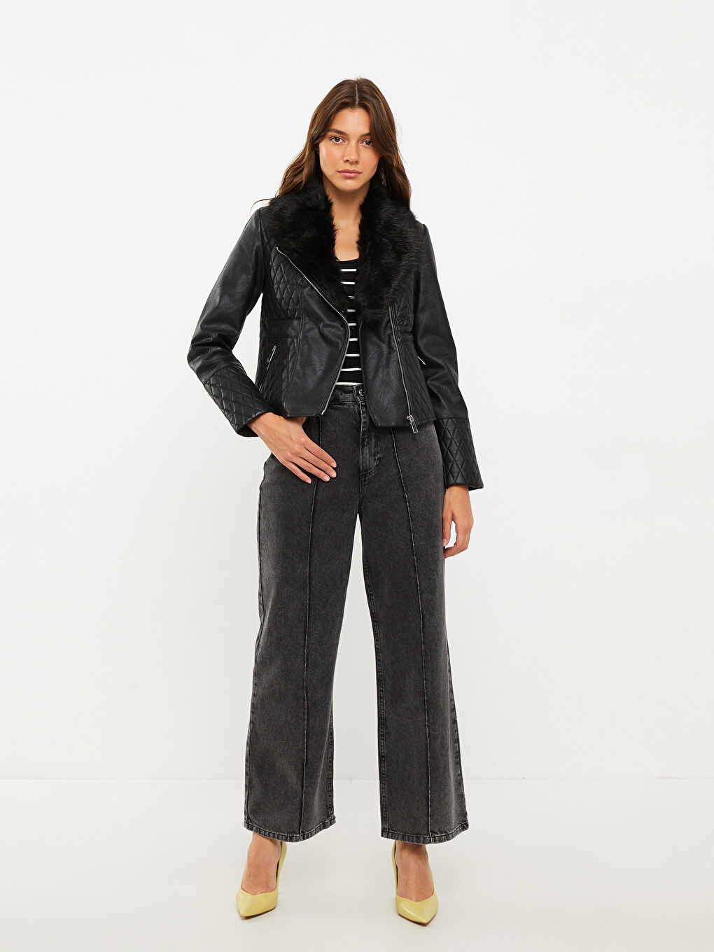 Женская куртка из искусственной кожи с байкерским воротником и однотонным дизайном-1