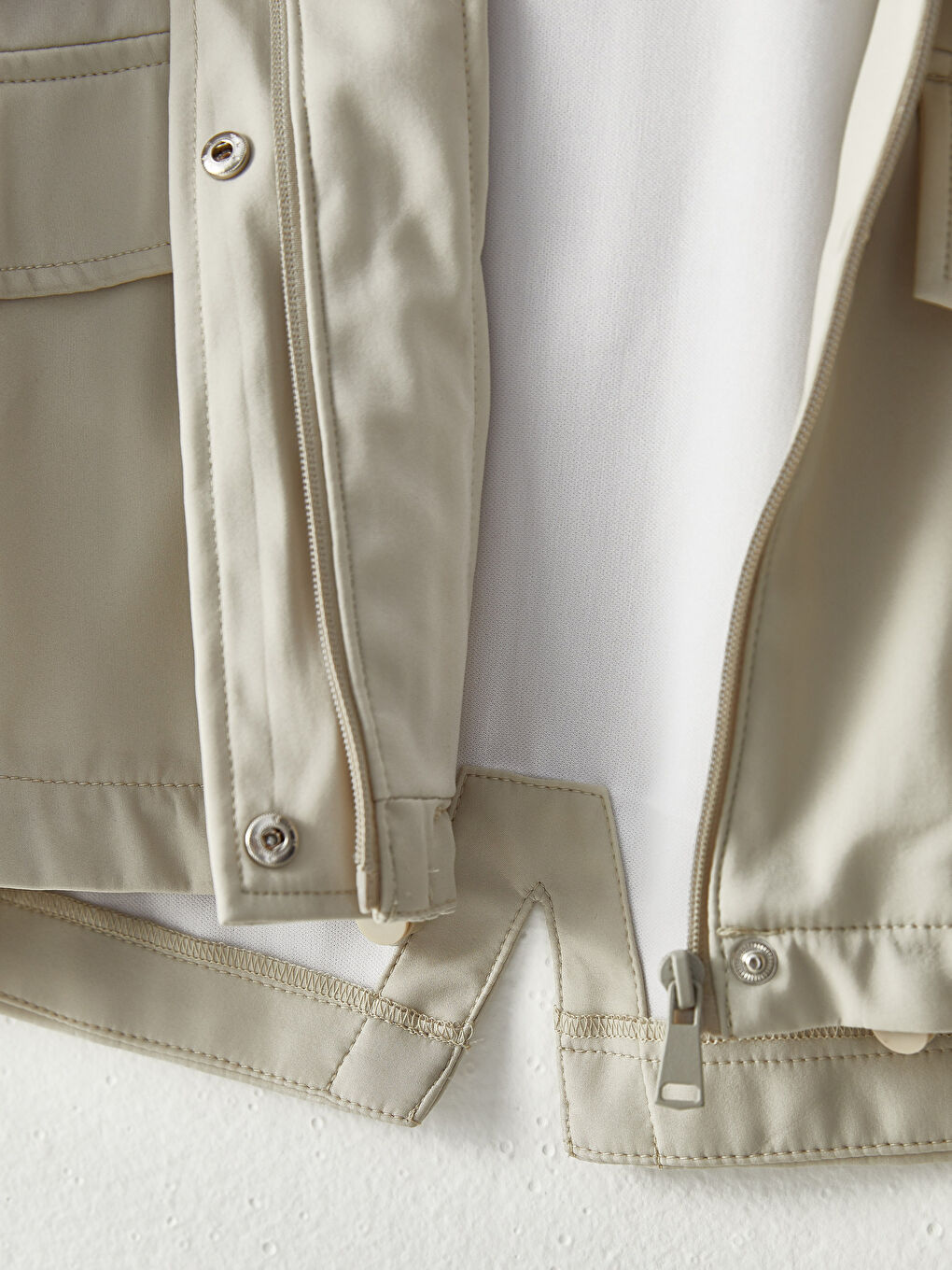 Женский однотонный дождевик с капюшоном-8