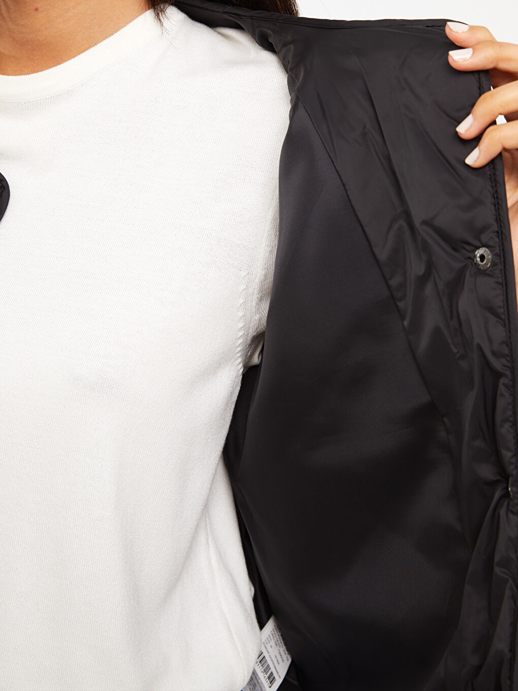 Siyah Bisiklet Yaka Kapitone Desenli Uzun Kollu Kadın Şişme Mont-4