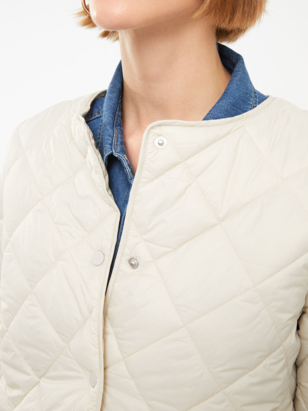 Bej Bisiklet Yaka Kapitone Desenli Uzun Kollu Kadın Şişme Mont-4