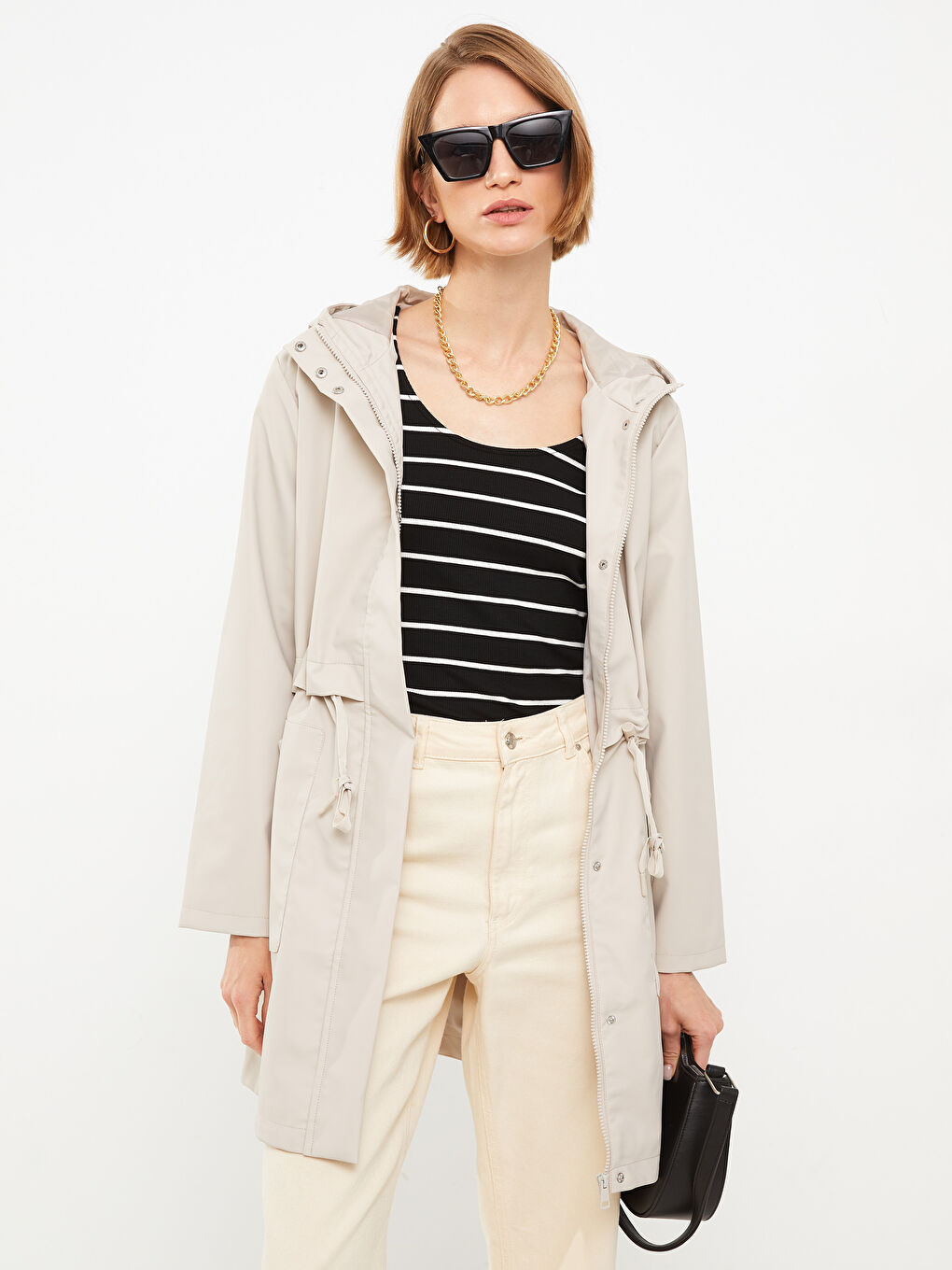 Bej Kadın Kapüşonlu Düz Yağmurluk-1
