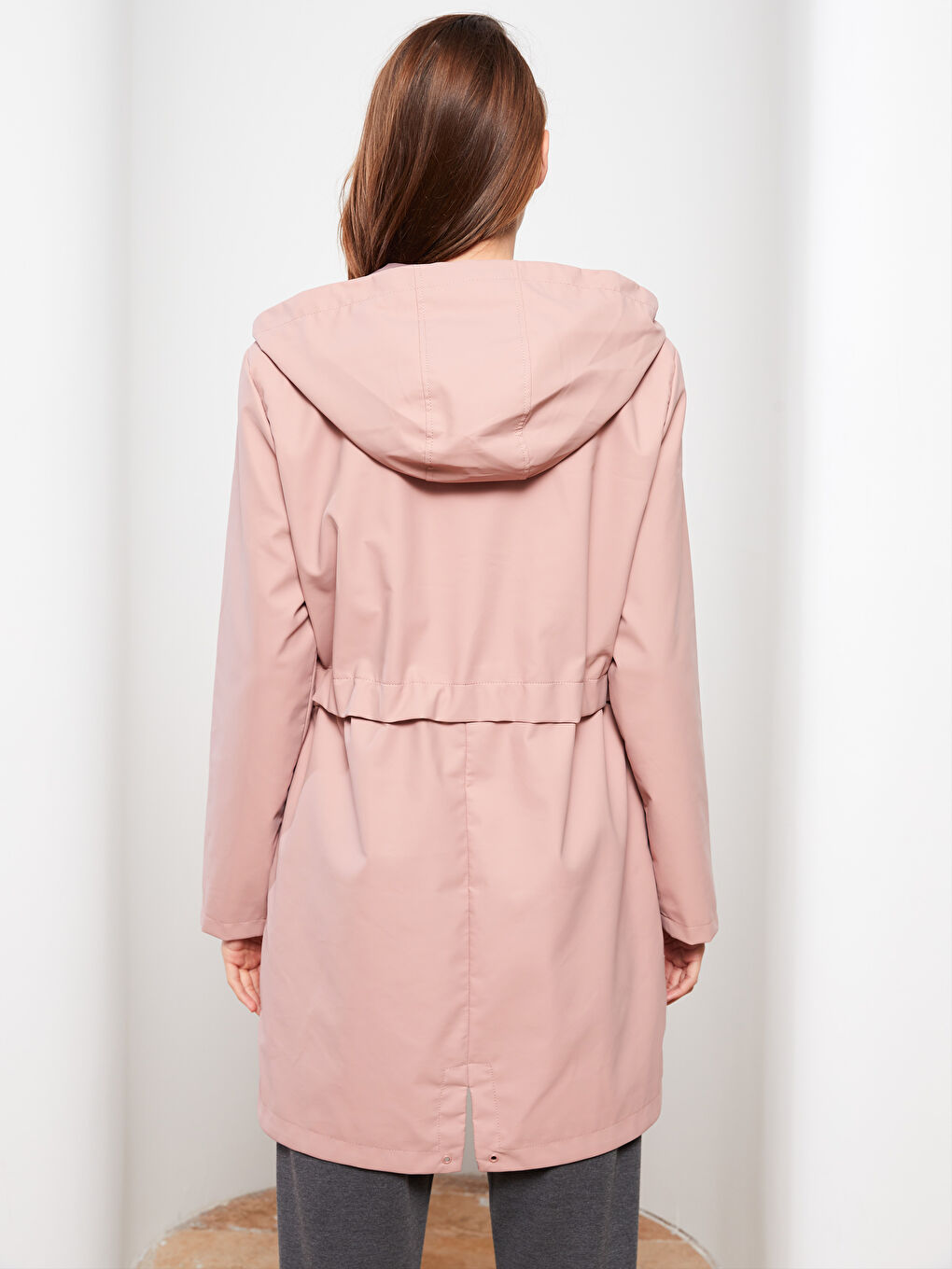 Pembe Kadın Kapüşonlu Düz Yağmurluk-4