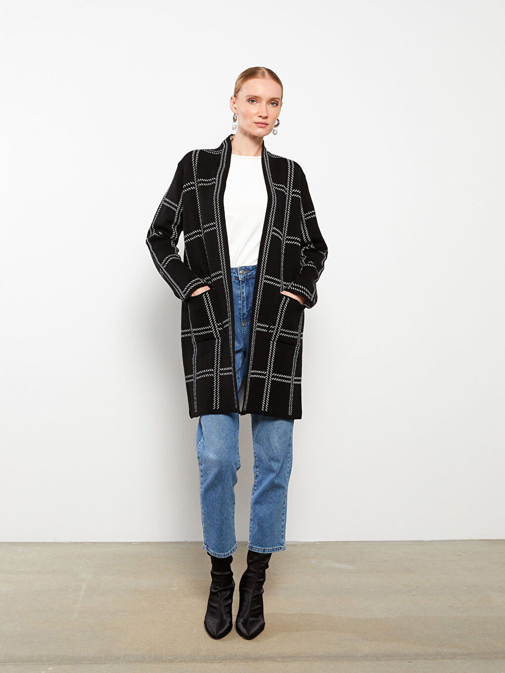 Siyah Şal Yaka Desenli Uzun Kollu Kadın Triko Hırka-1