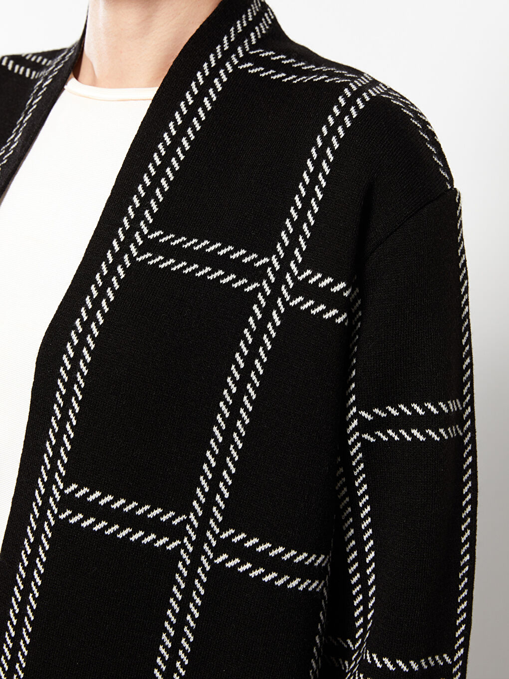 Siyah Şal Yaka Desenli Uzun Kollu Kadın Triko Hırka-3