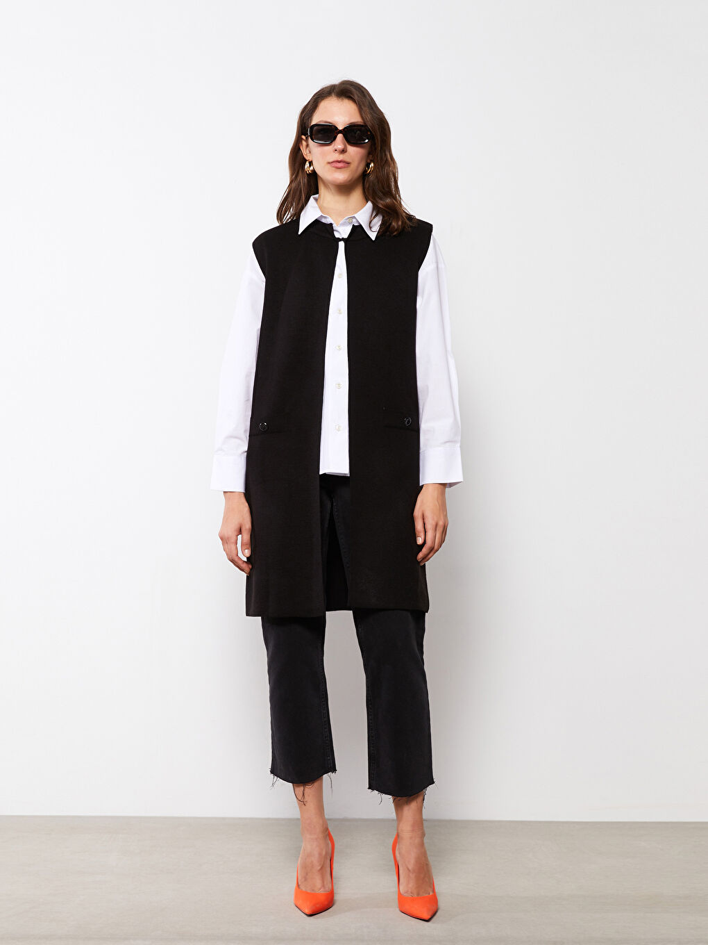 Women's Crew Neck Plain Knitwear Waistcoat-1